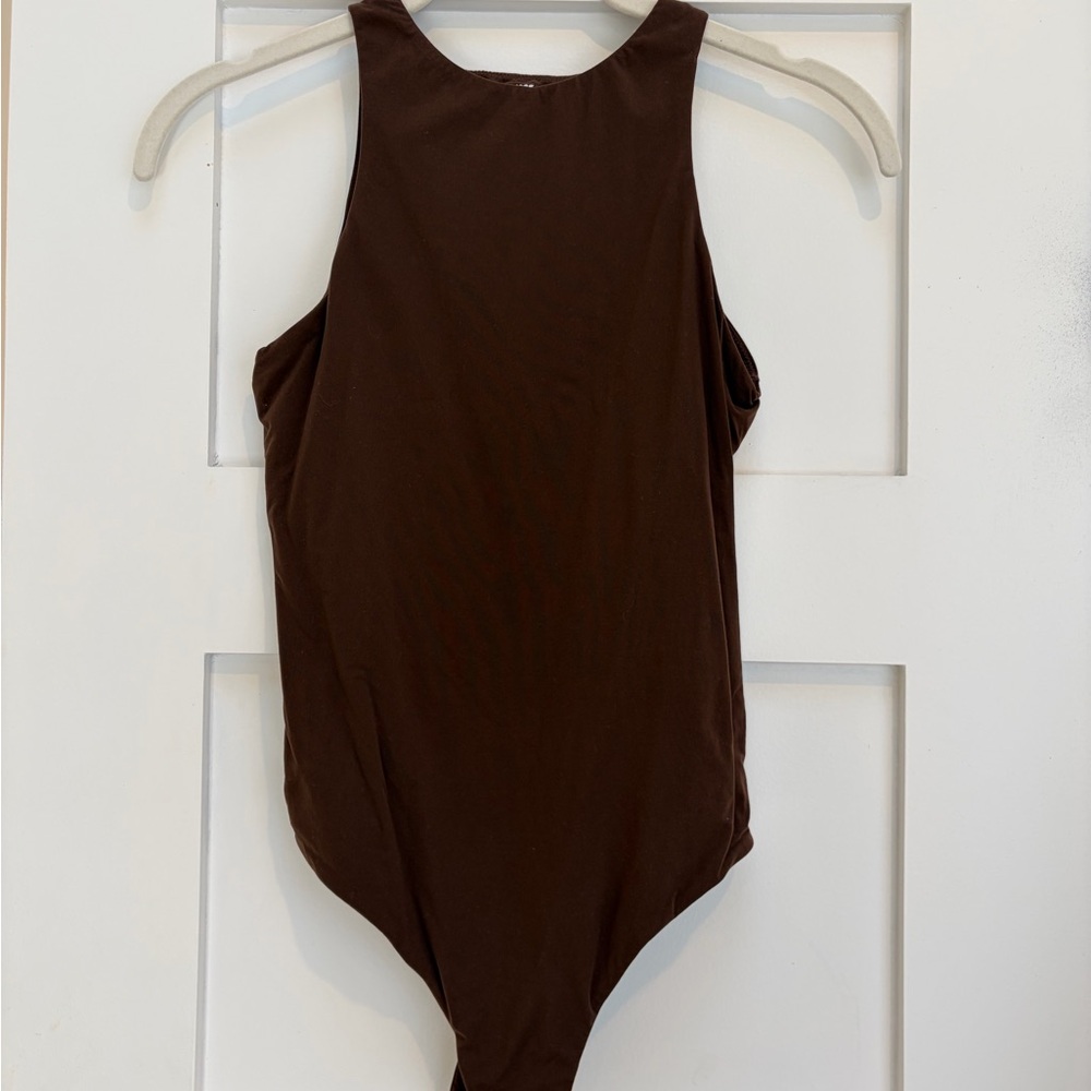 SKIMS Fits Everybody High Neck Bodysuit in Cocoa - Picture 2 of 6